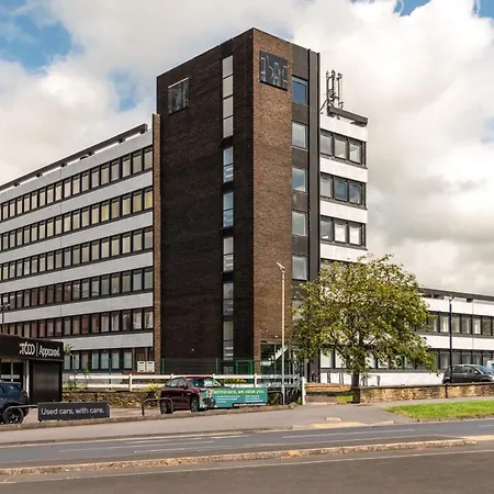 Modern 1 Bedroom Yeadon Apartment Exterior photo