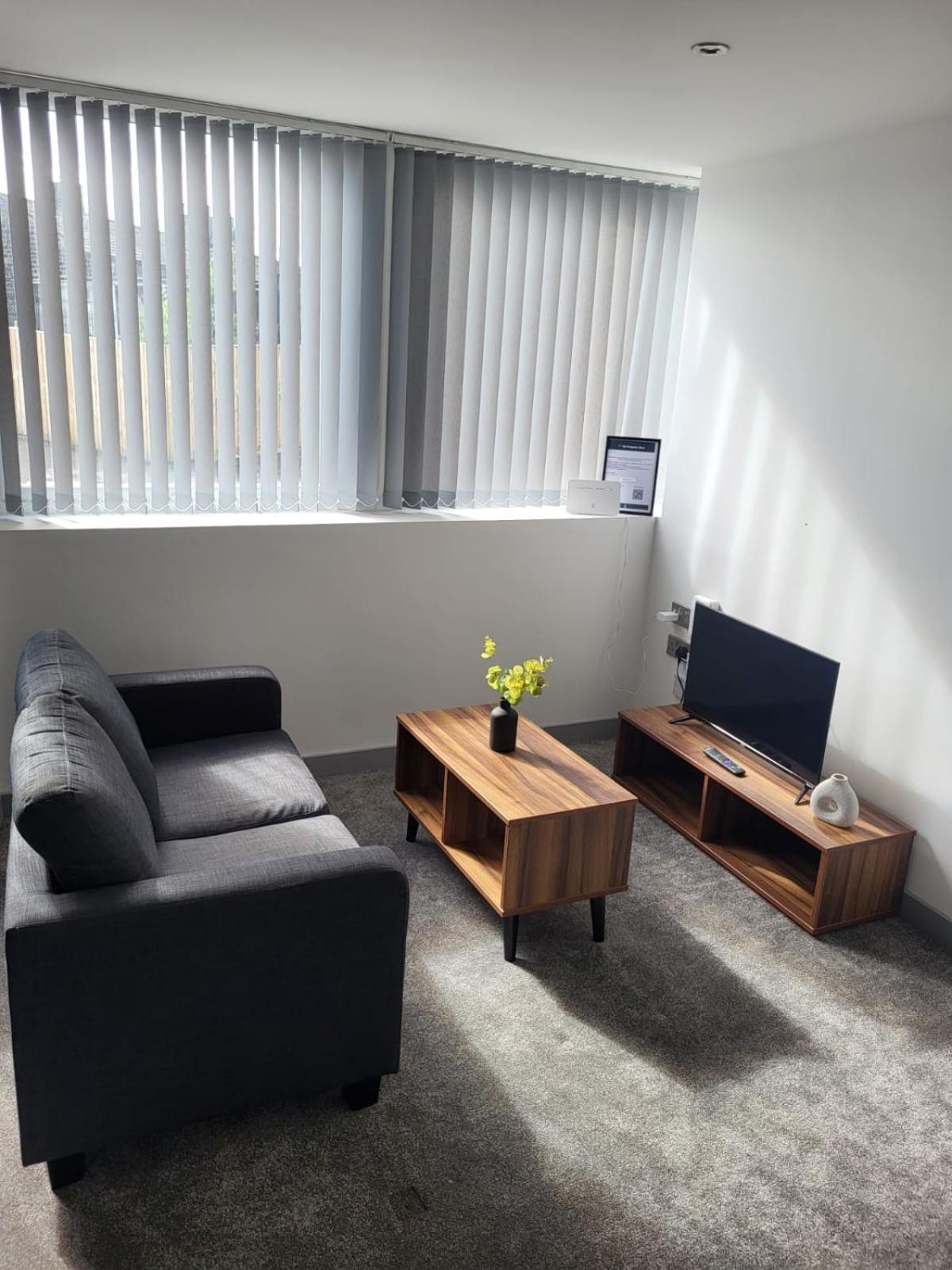 Modern 1 Bedroom Apartment