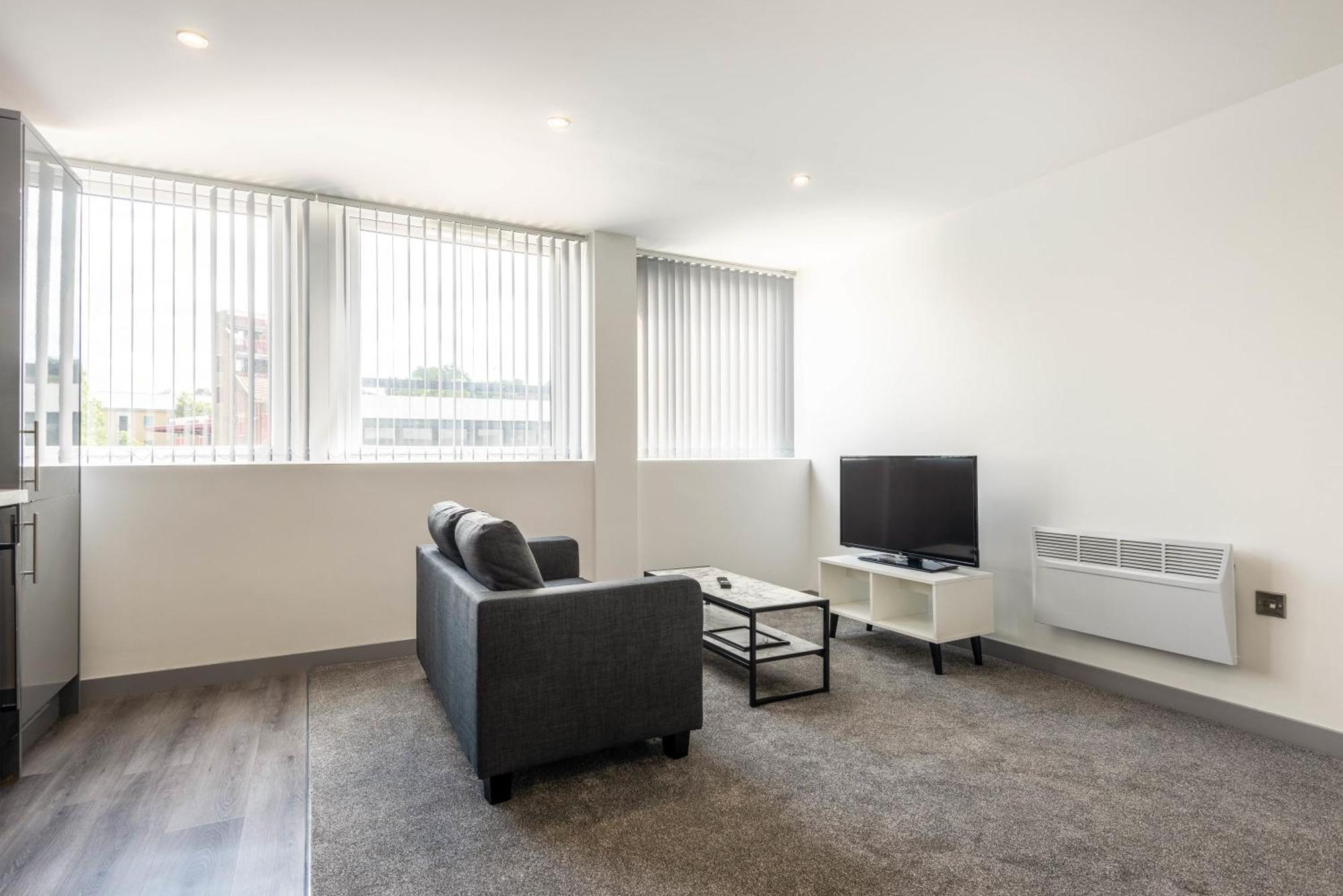 Modern 1 Bedroom Apartment Yeadon